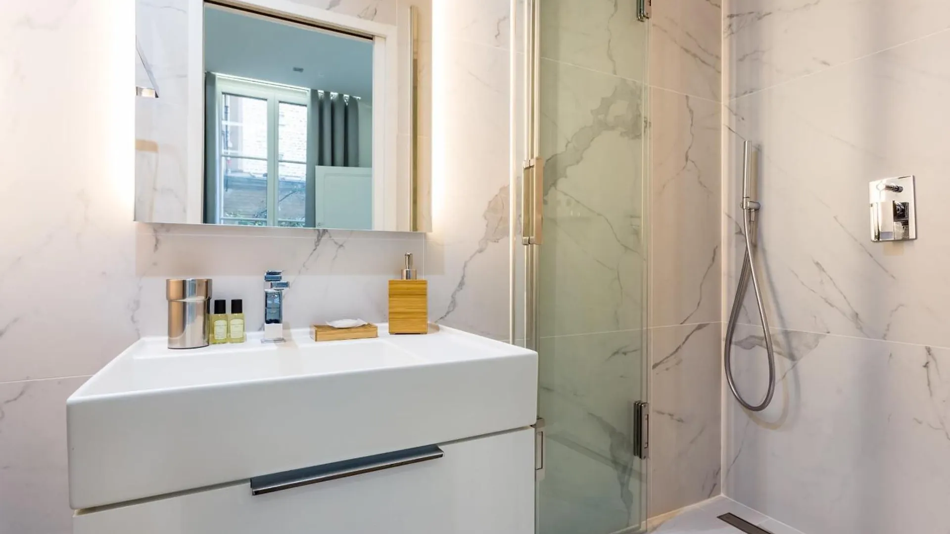 Peaceful Apartment - 1Br- 4P - Eiffel Tower باريس فرنسا