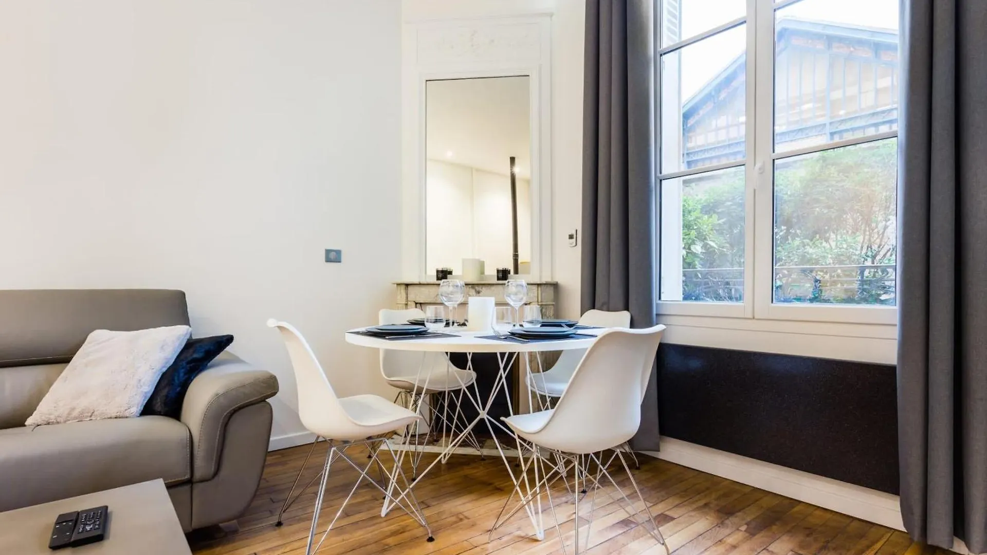Peaceful Apartment - 1Br- 4P - Eiffel Tower باريس